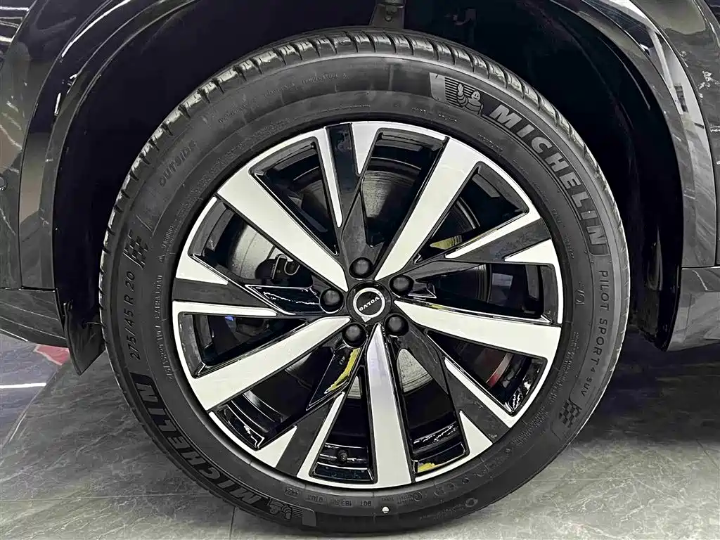 VOLVO XC90 PLUG IN HYBRID