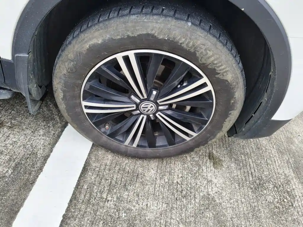 Фото 16 - Volkswagen Tiguan L
