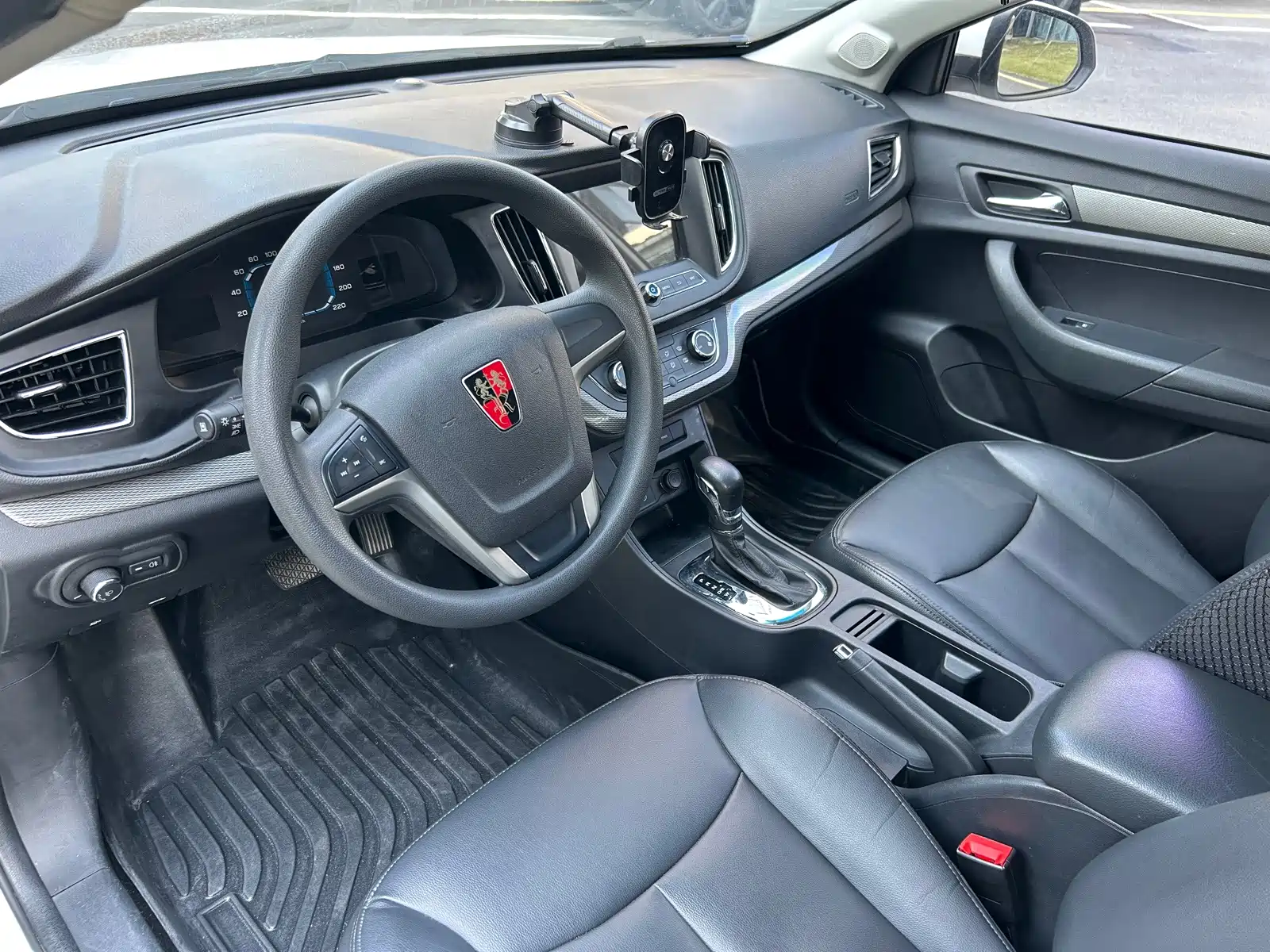 Фото 6 - Roewe 360
