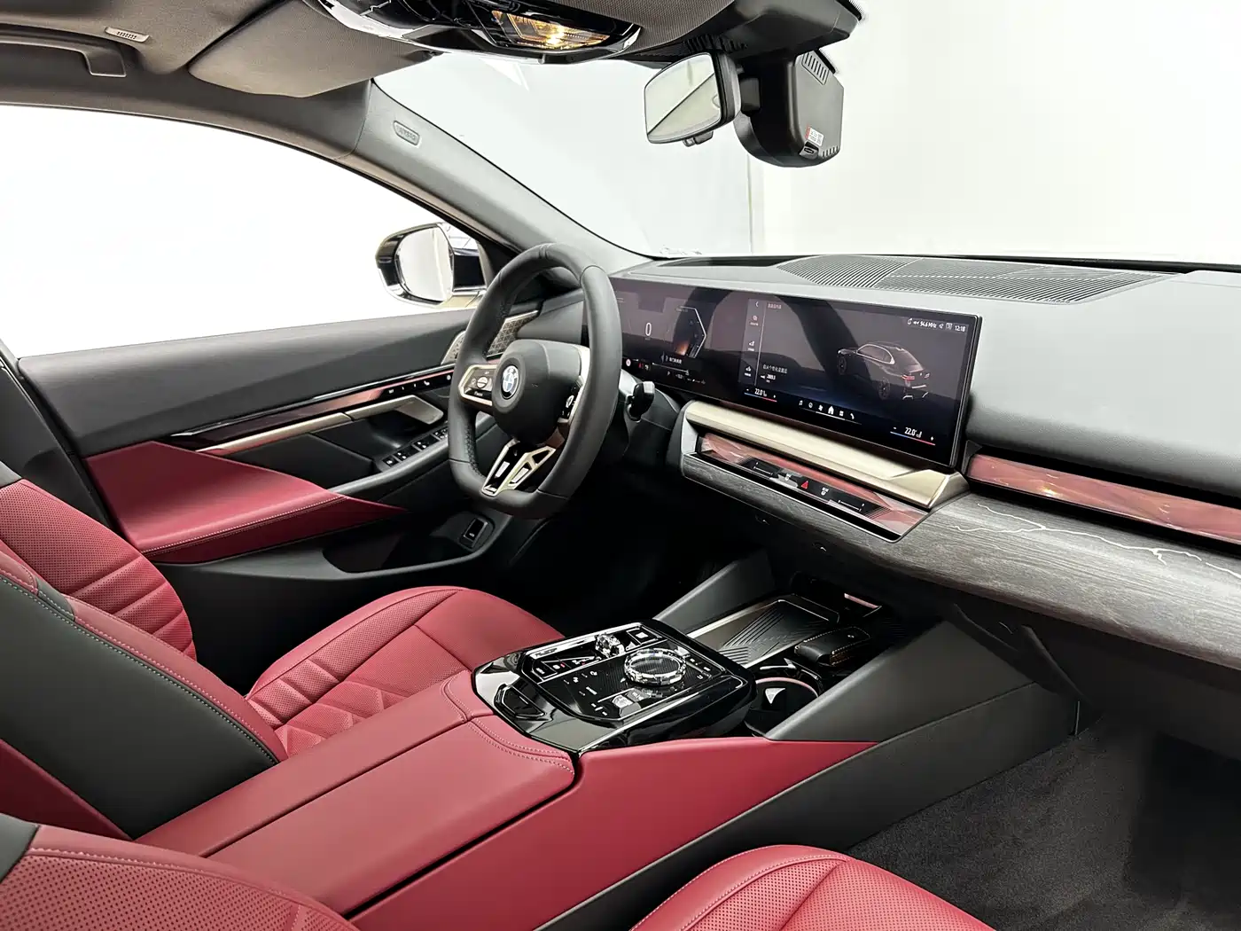 BMW 5 Series 2025 530Li Premium M Sport Package фото 22
