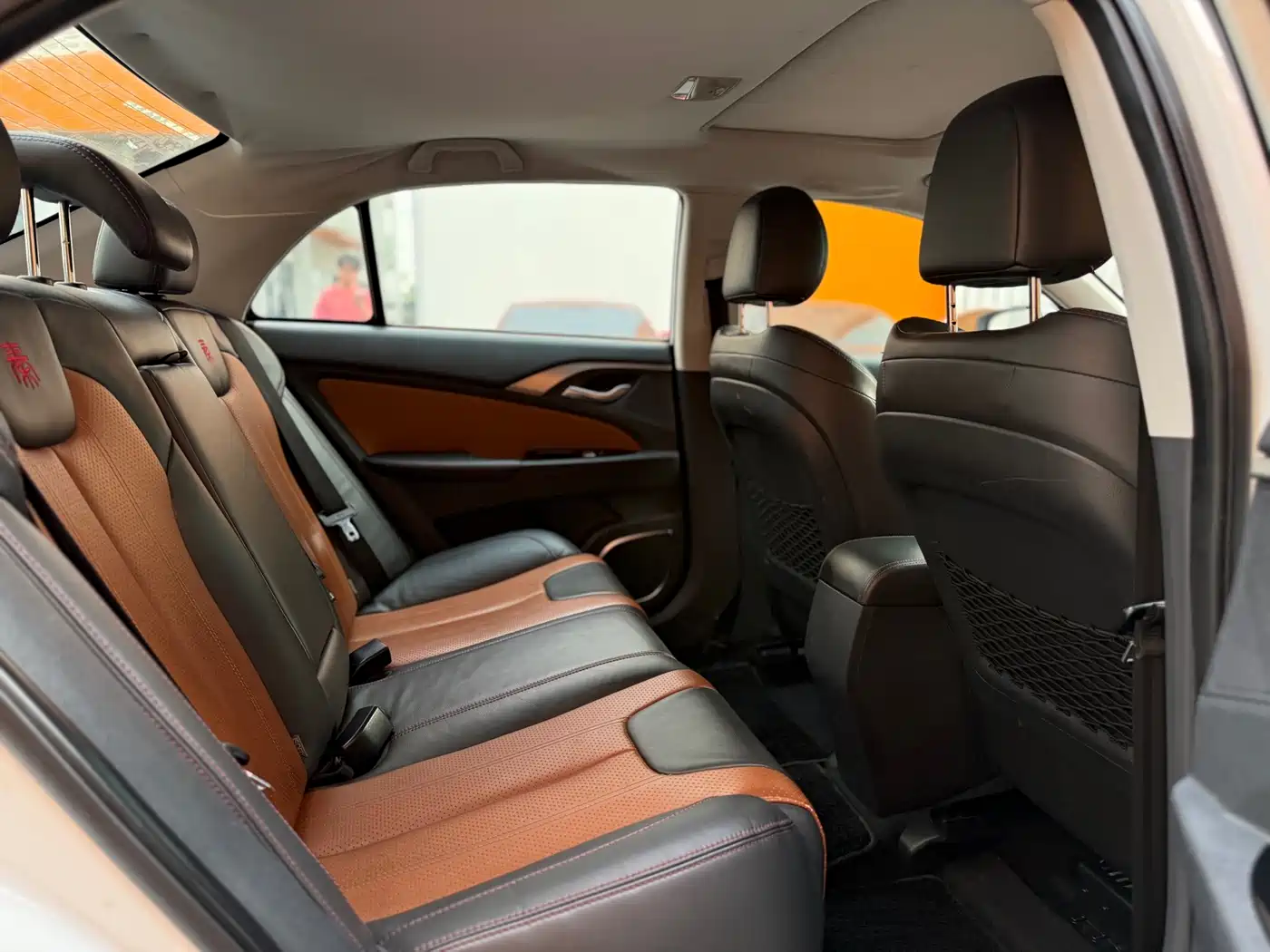 BYD Qin New Energy 2015 1.5T Dual Crown Flagship Edition фото 26