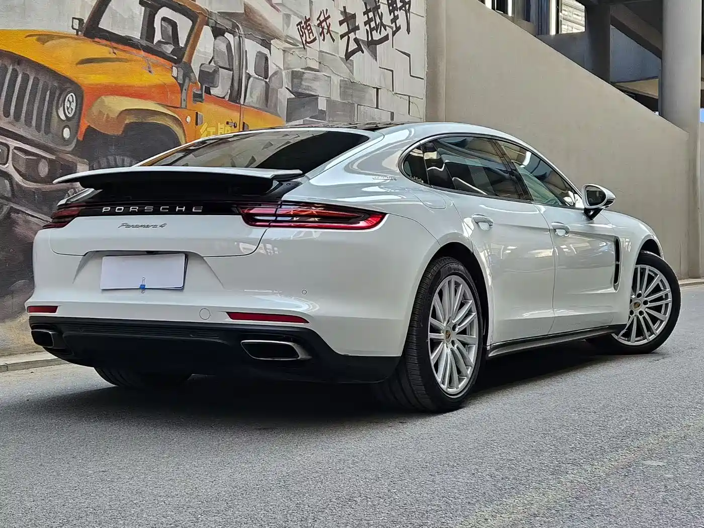 Porsche Panamera 2017 Panamera 4 Executive Long Wheelbase 3.0T фото 3