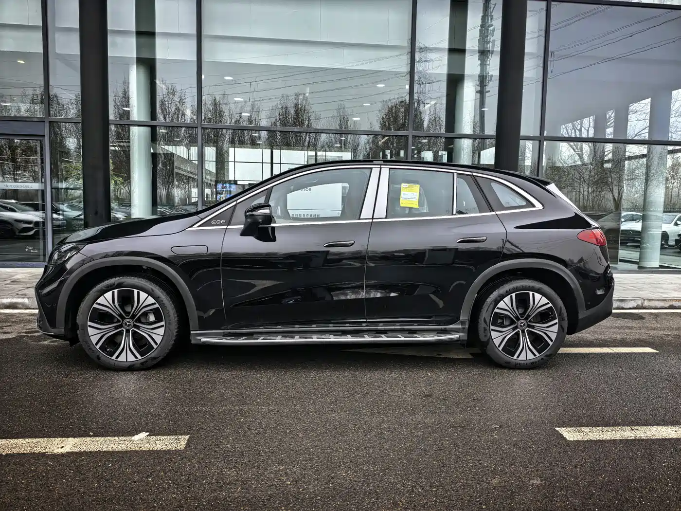 MERCEDES-BENZ EQE SUV