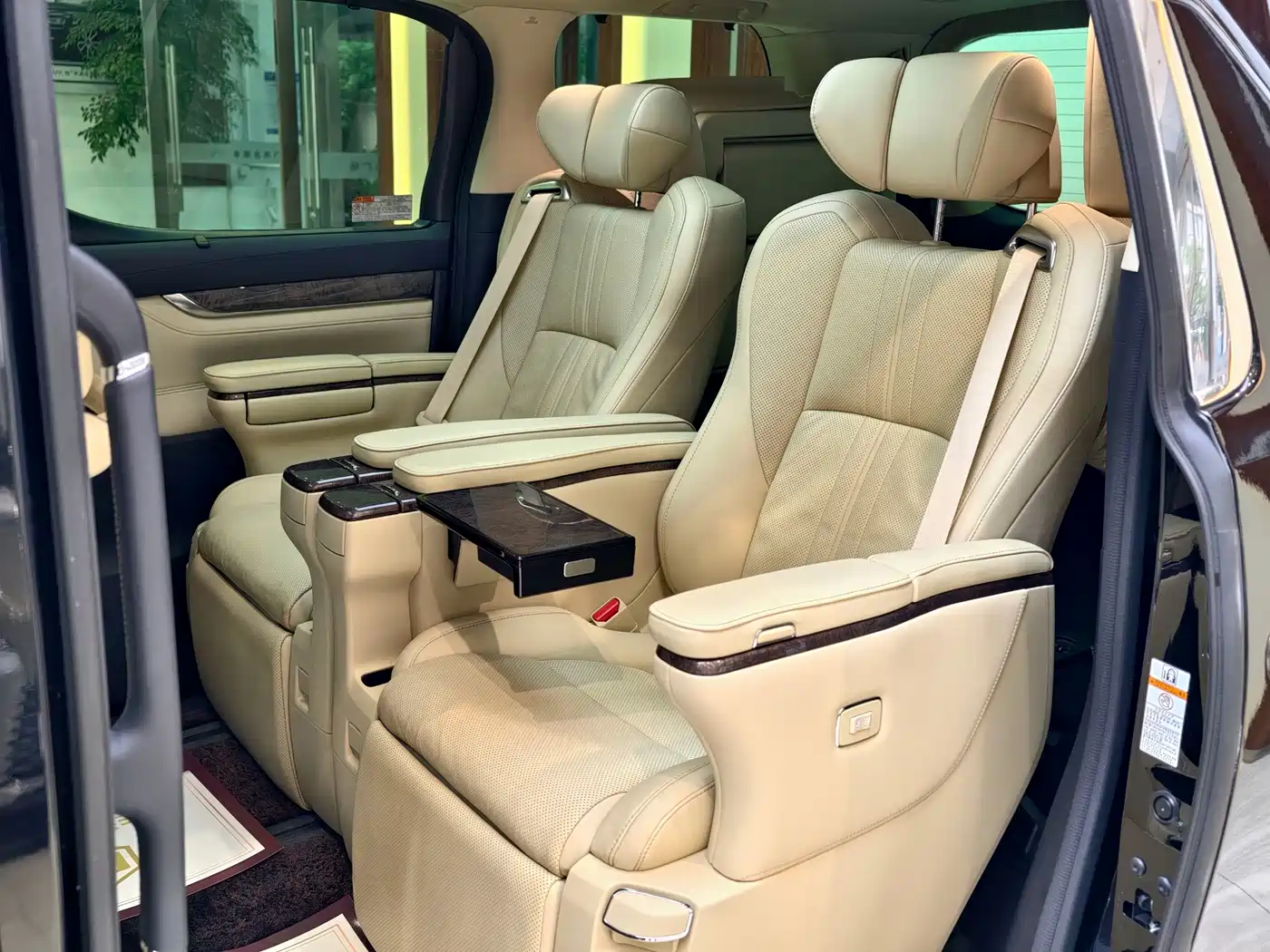 Toyota Vellfire 2022 2021 Crown Hybrid 2.5L HV Premium Edition
