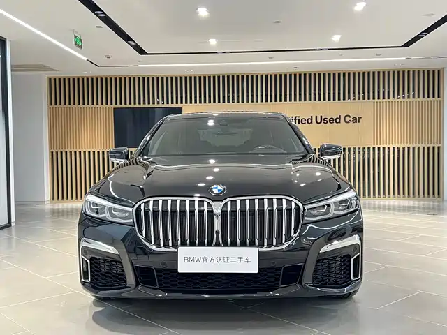 BMW 7 Series 2019 740Li Leading M Sport Package — фото 2