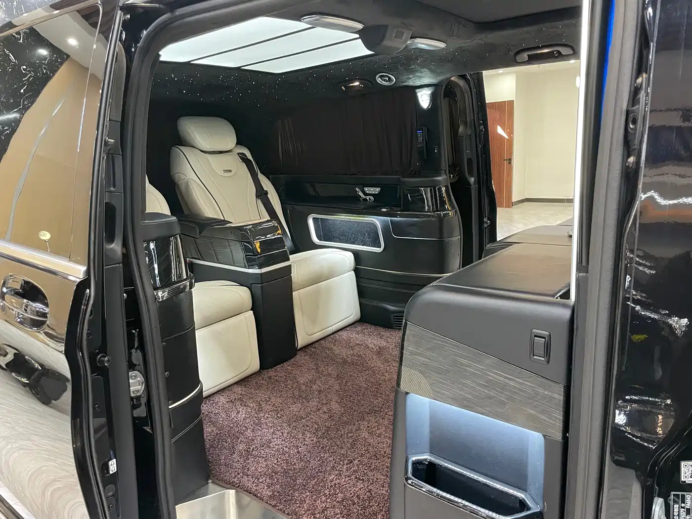 Mercedes-Benz V-Class 2018 V 260 L Premium Long Wheelbase Edition China VI фото 13