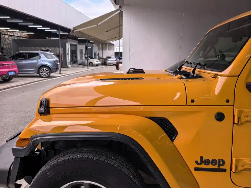 Фото 8 - Jeep Wrangler