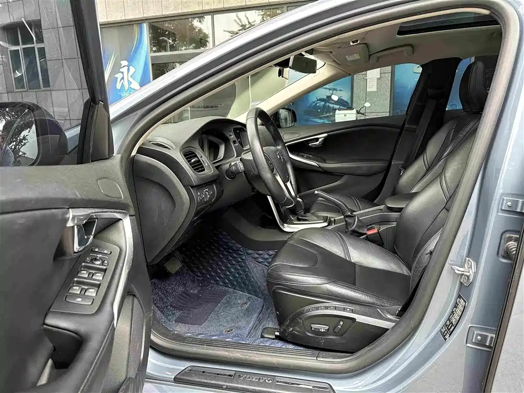Volvo V40 2019 2018 T3 Inscription Edition
