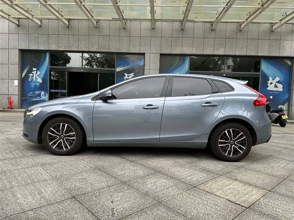 Volvo V40 2019 2018 T3 Inscription Edition