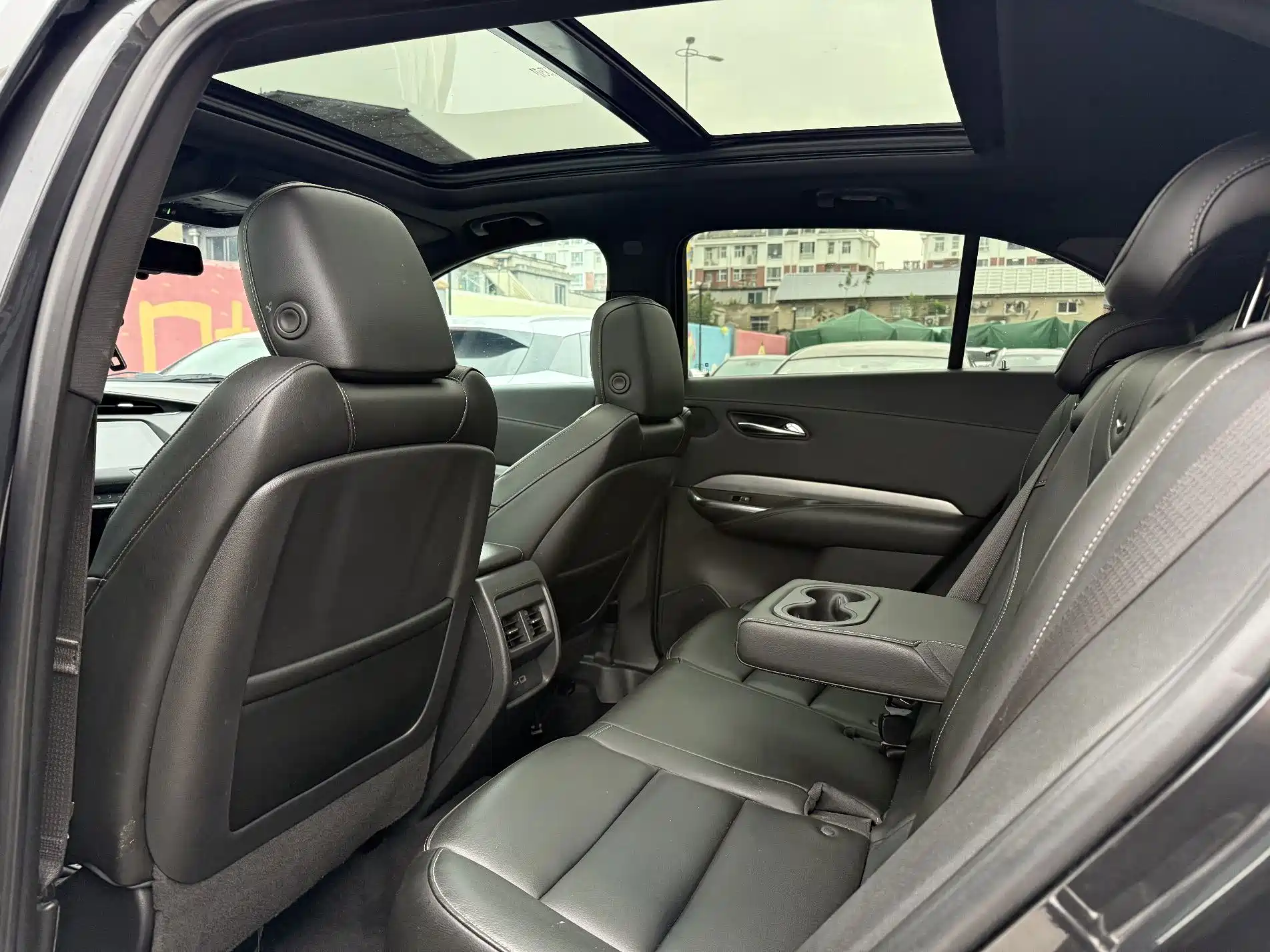 Photo 8 - Cadillac XT4
