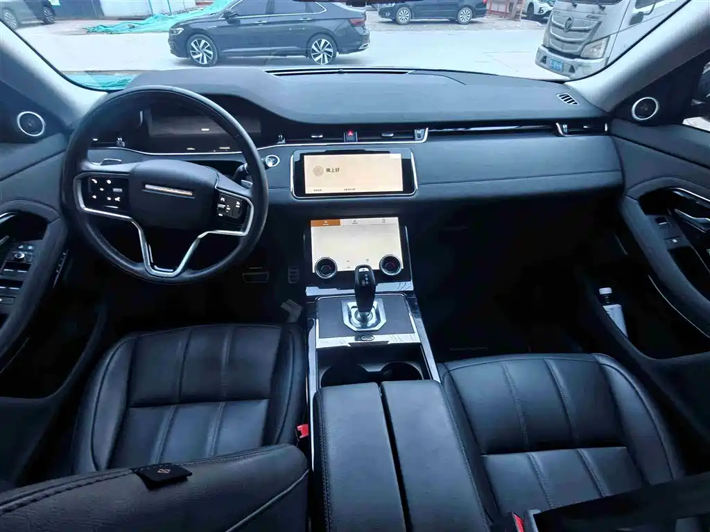 Land Rover Range Rover Evoque 2023 Range Rover Evoque L 249PS Corinthian Bronze Special Edition фото 24