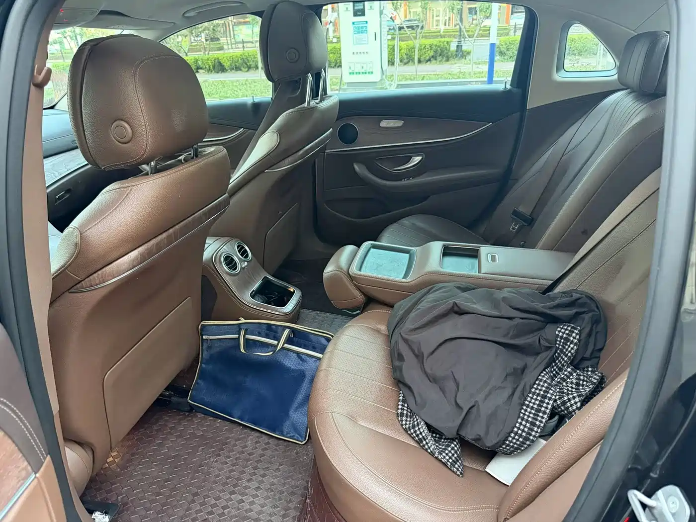 Mercedes-Benz E-Class 2022 E 260 L фото 6
