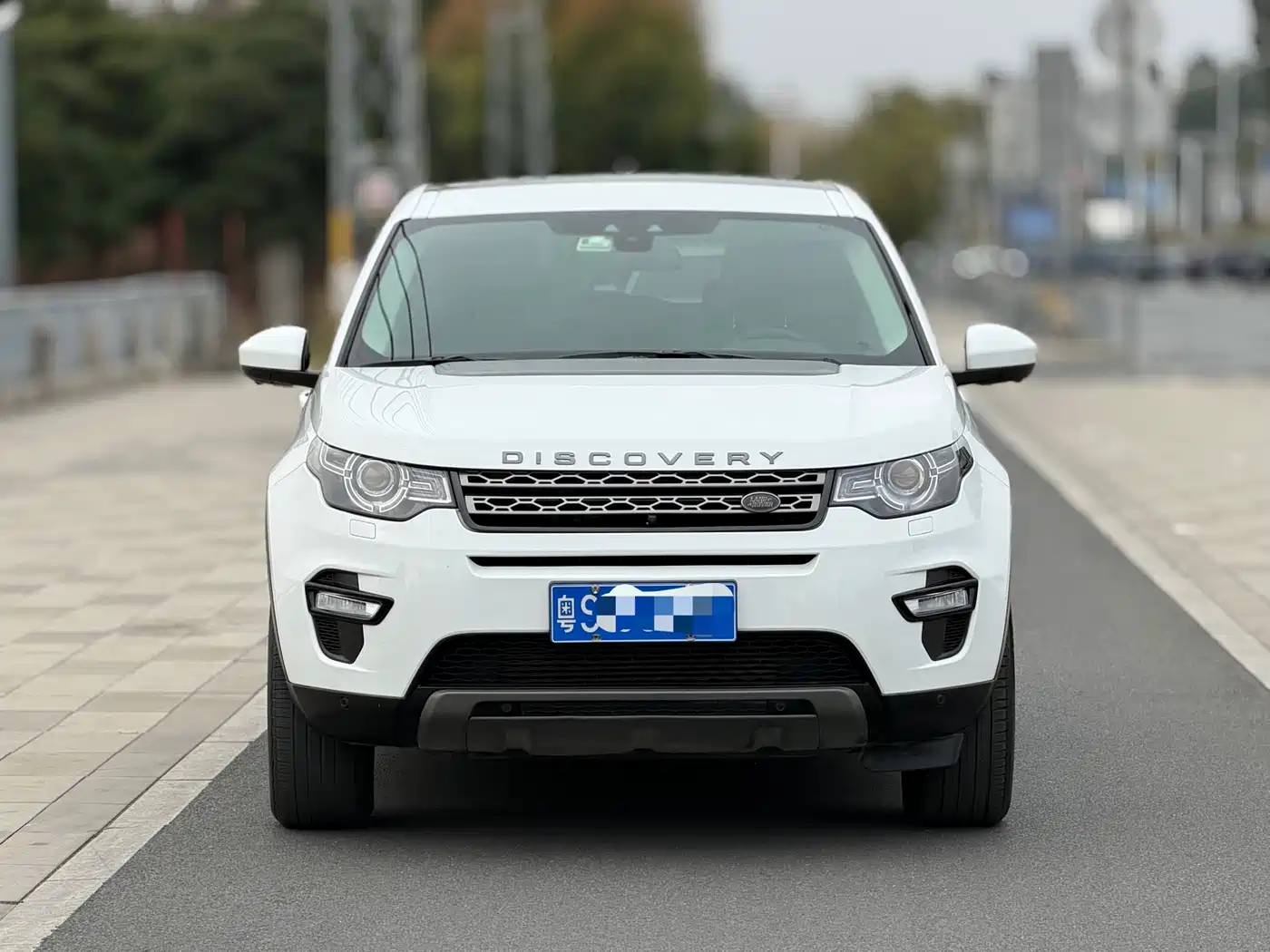 Land Rover Discovery Sport 2017 2.0T SE фото 3