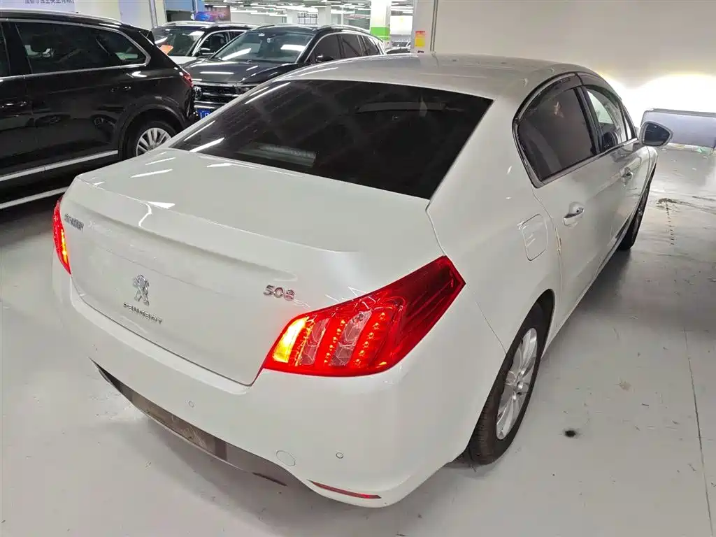 Peugeot 508 2012 2.0L Automatic Sunroof Classic Edition фото 5