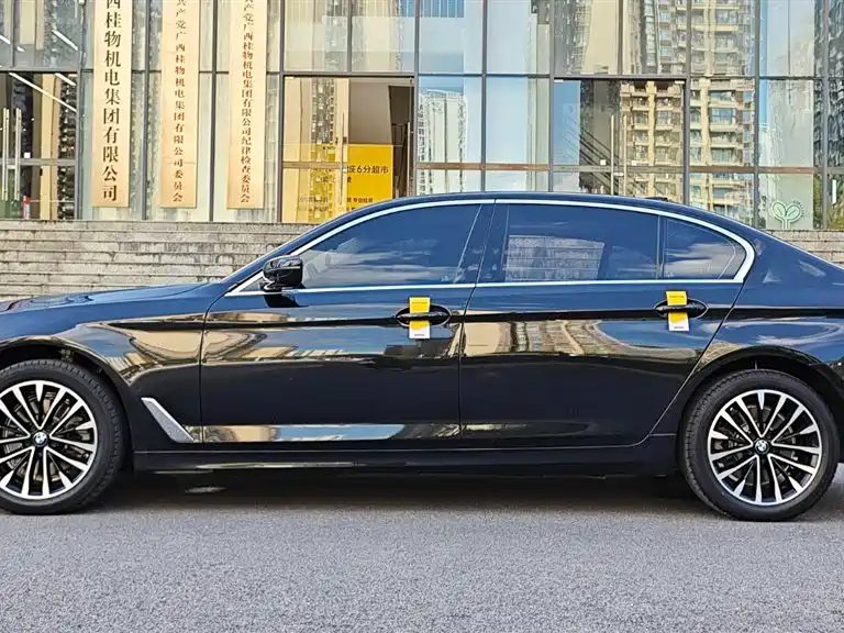 BMW 5 Series 2022 Model Second Facelift 525Li Luxury Package фото 5