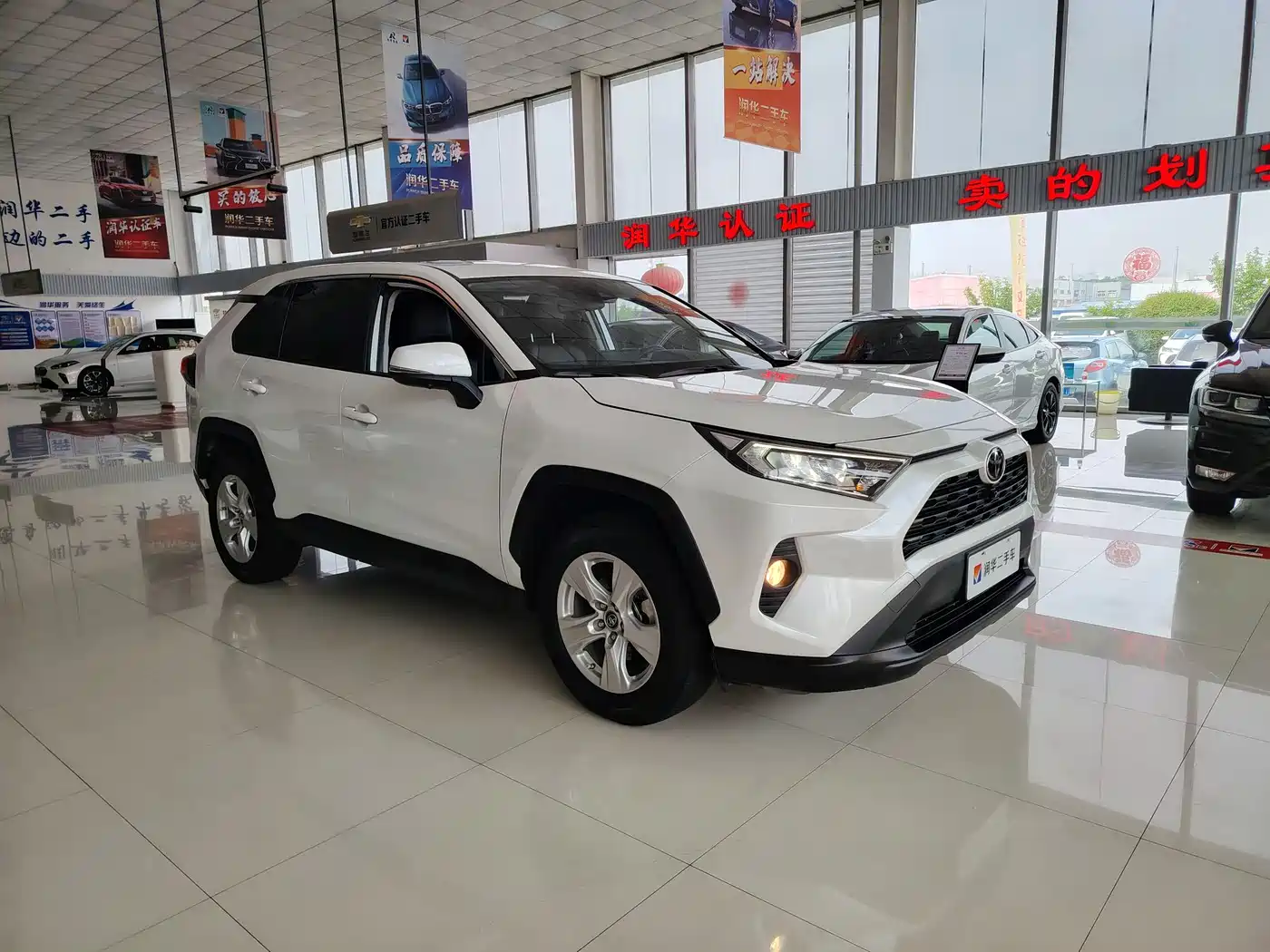 Toyota RAV4 Rongfang 2022 2.0L CVT 2WD Urban Edition фото 3
