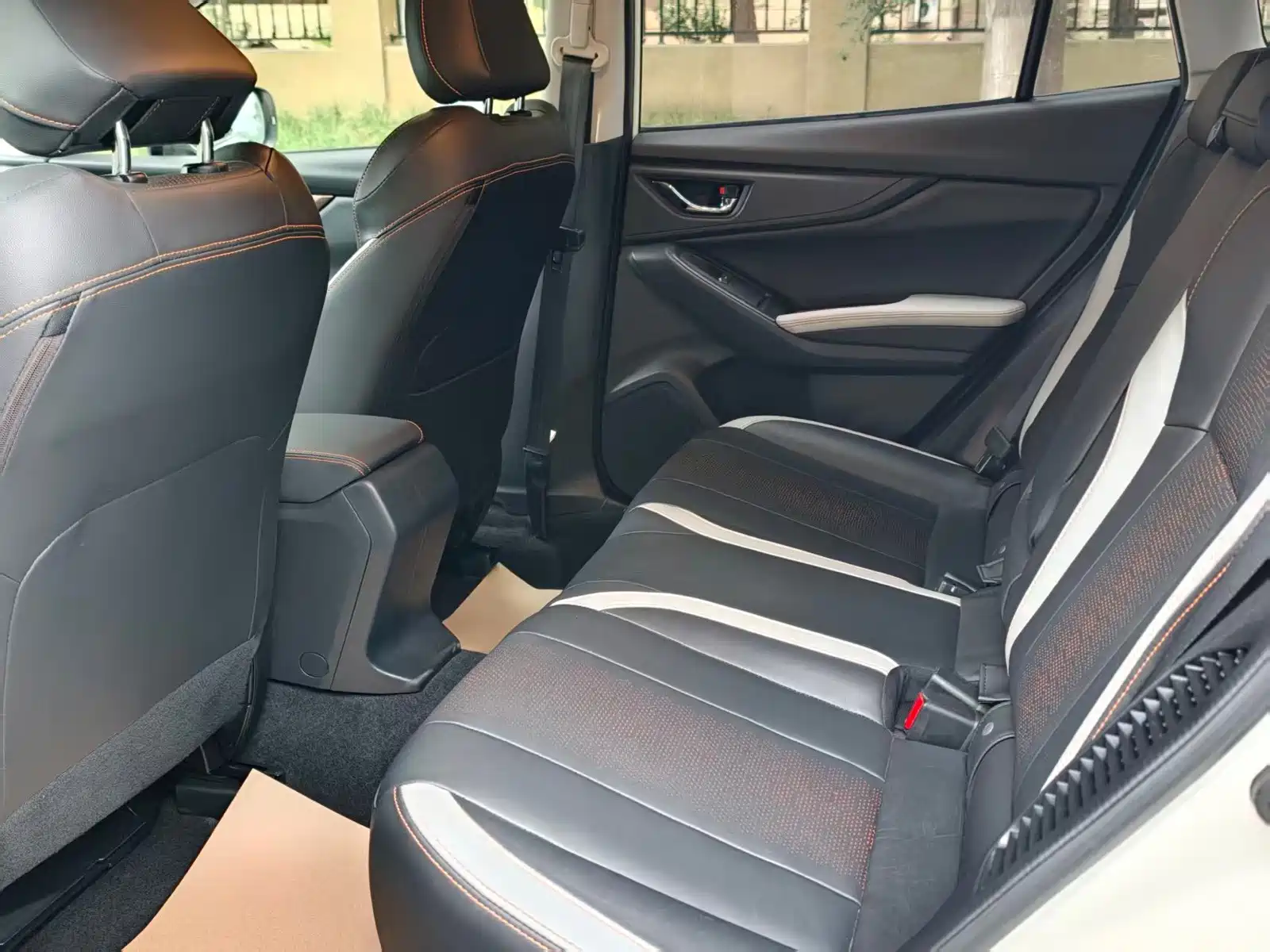 Photo 8 - Subaru XV