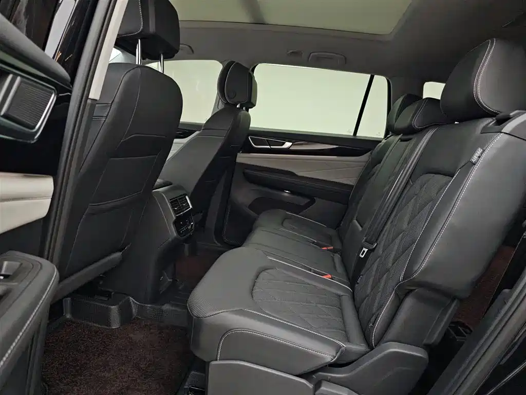 Volkswagen Teramont 2024 530 V6 4WD Dragon Glory Edition фото 13