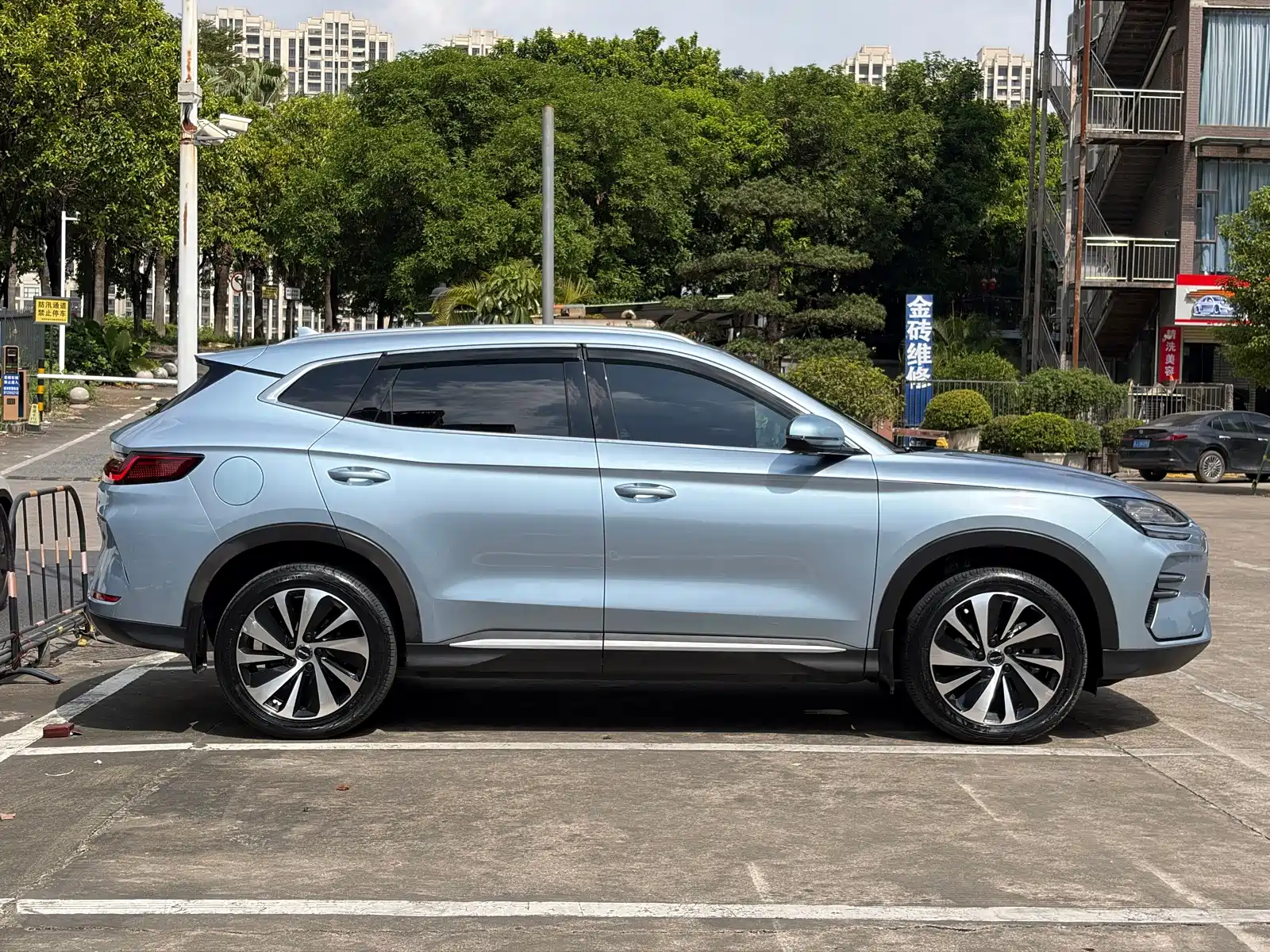 Photo 7 - BYD Song PLUS PHEV