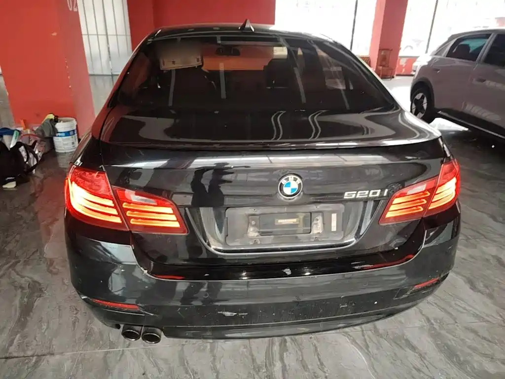 BMW 5 Series (Import) 2015 2014 520i Classic