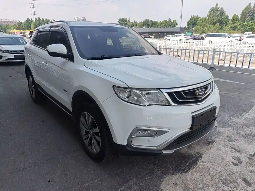 Фото 4 - Geely Atlas
