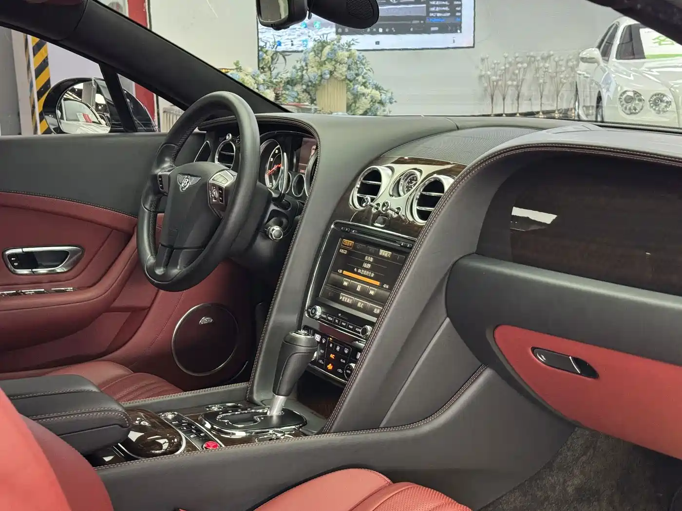 Фото 8 - Bentley Continental