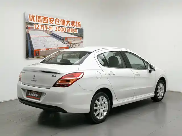 Peugeot 308 2014 Model Joy Edition Classic 1.6L Automatic Superior Style — фото 2