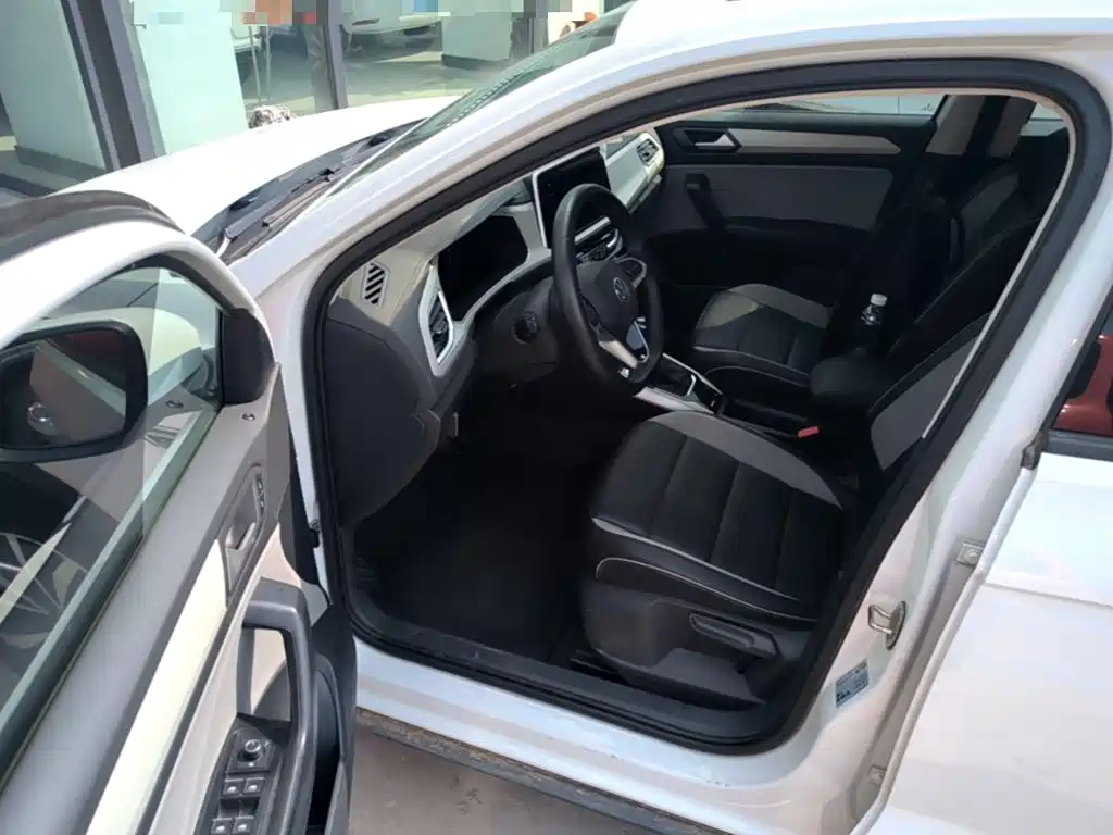 Volkswagen T-Roc, миниатюра 16