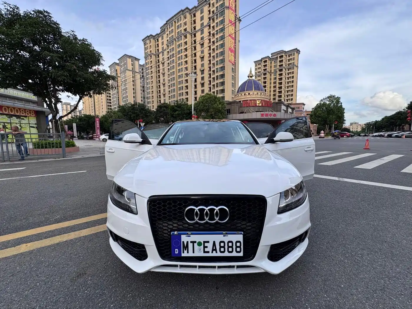 Фото 15 - Audi A4L