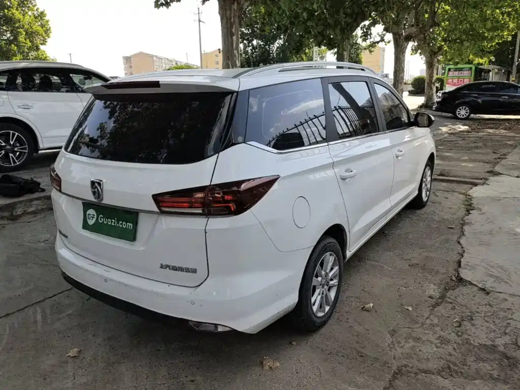 Фото 7 - Baojun 360