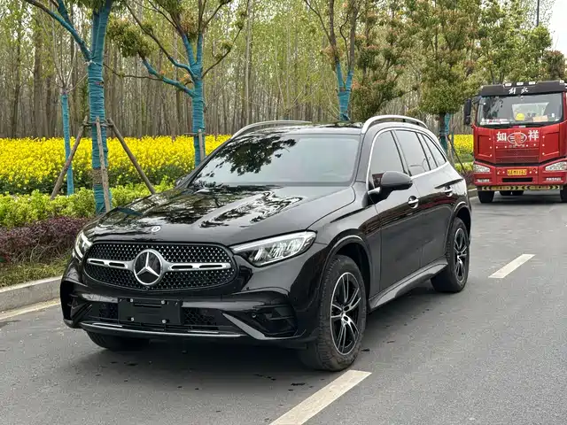 MERCEDES-BENZ GLC