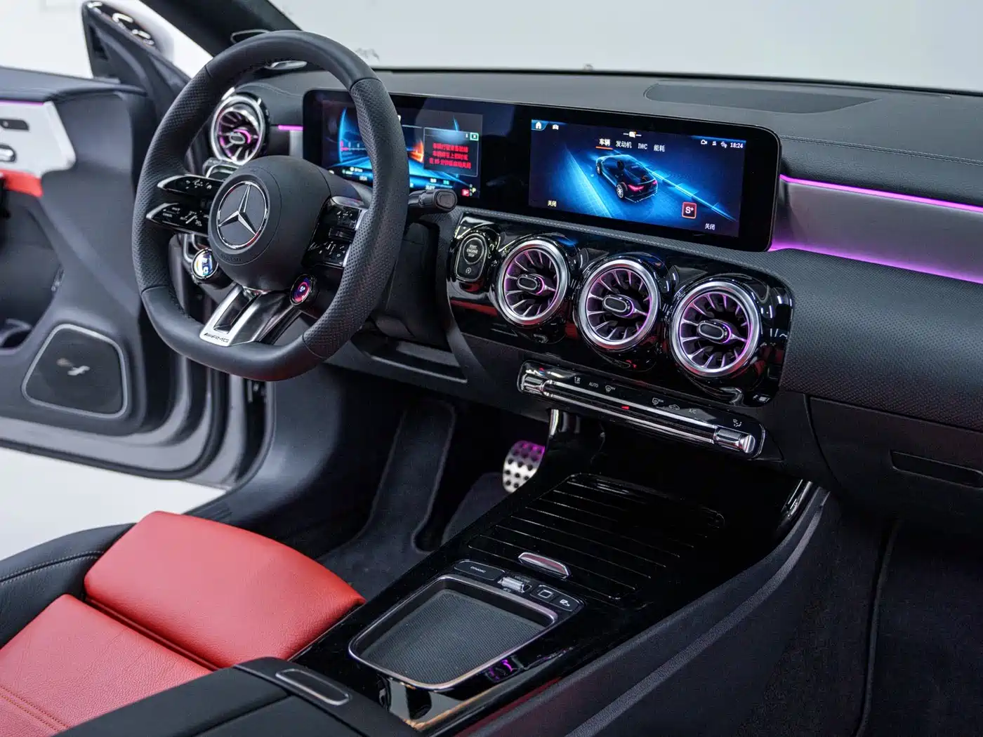Mercedes-Benz CLA AMG 2024 Facelift AMG CLA 35 4MATIC фото 18