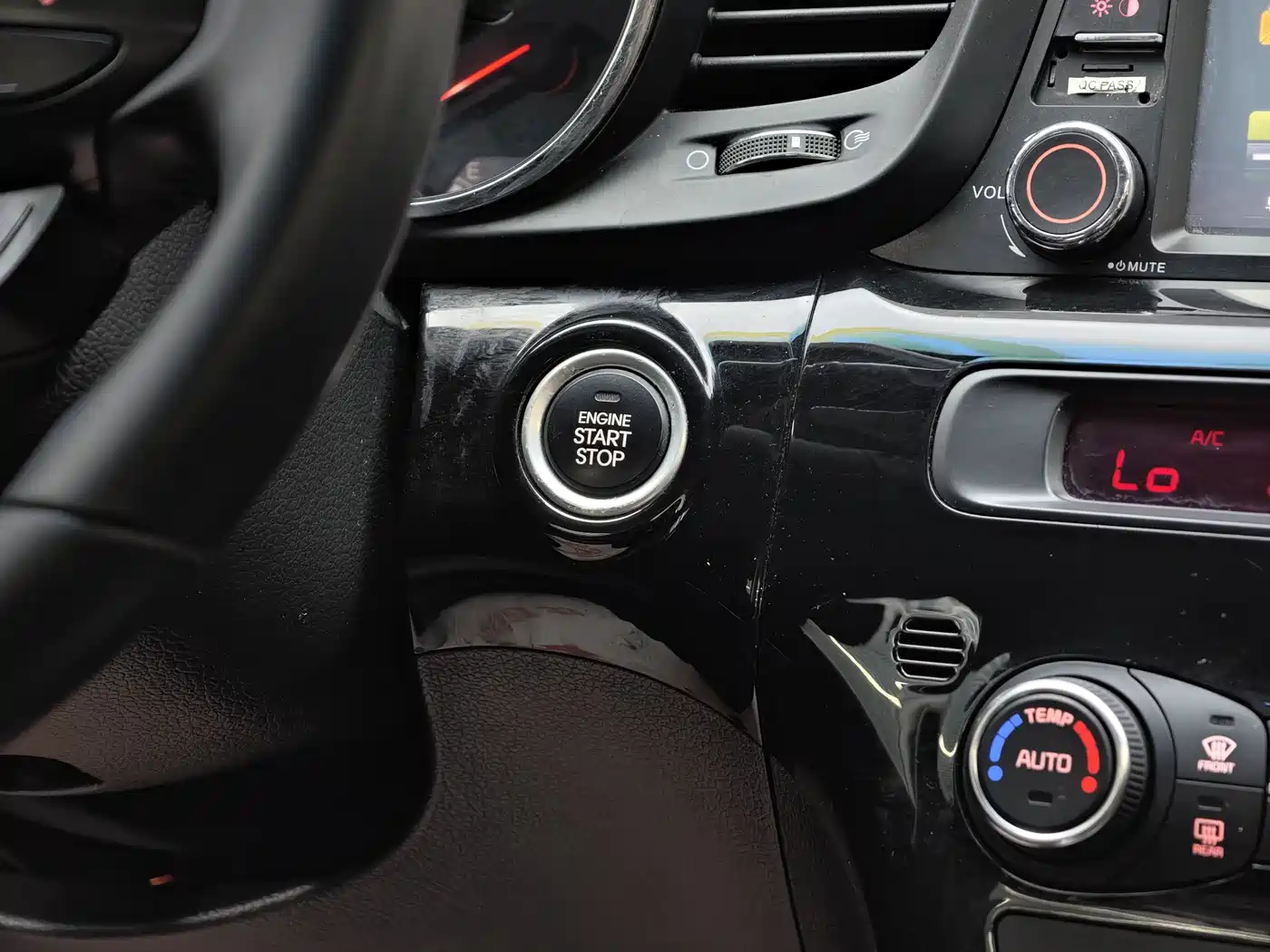 Kia K5 2014 2.0L Automatic LUXURY фото 29