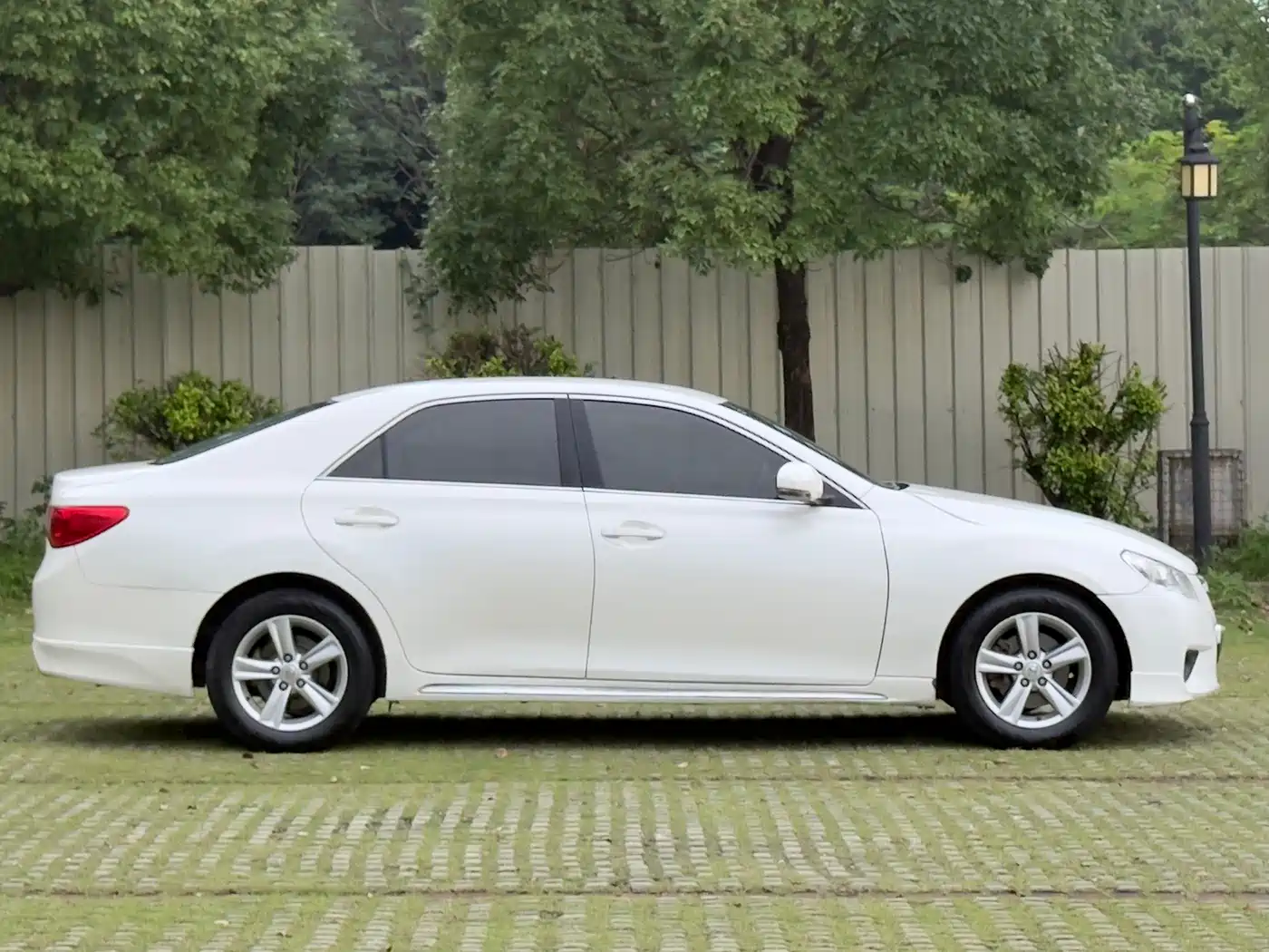 Toyota Reiz 2010 2.5S Elegance Elite Edition фото 5