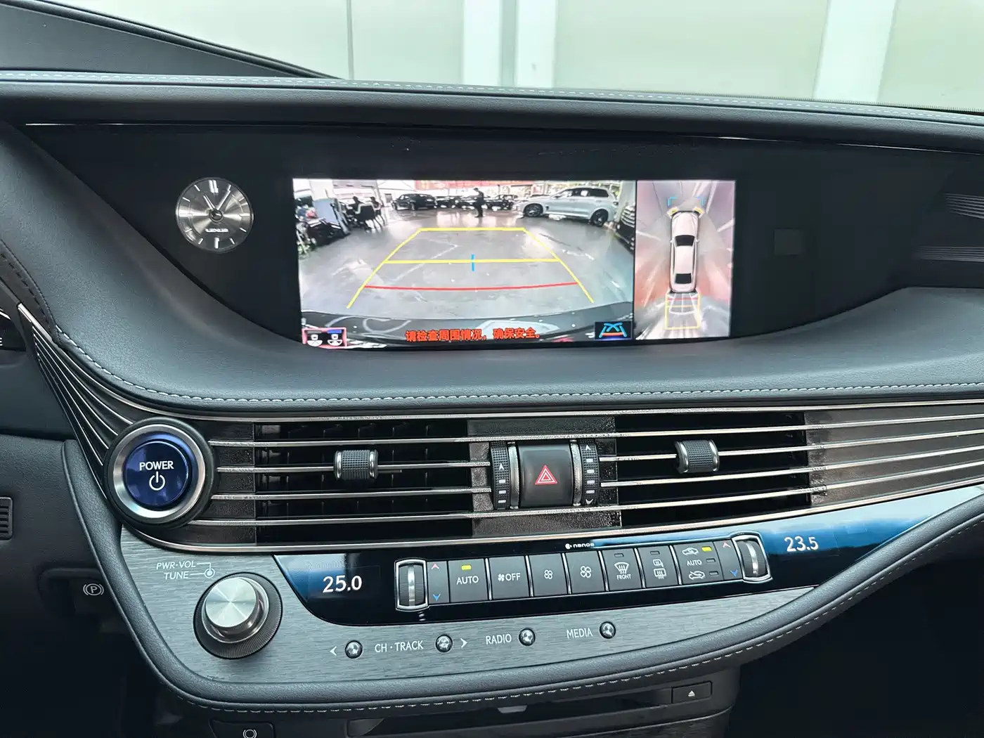 Lexus LS 2018 500h Executive Edition China V фото 10