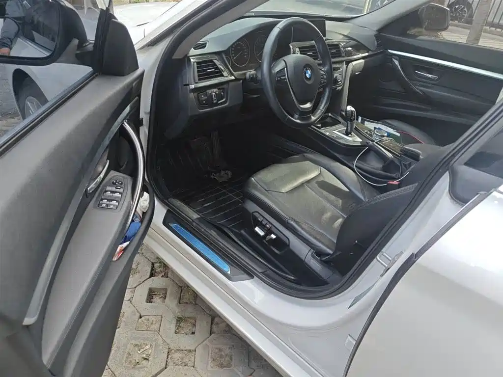BMW 3 Series GT 2014 320i Design Package фото 14