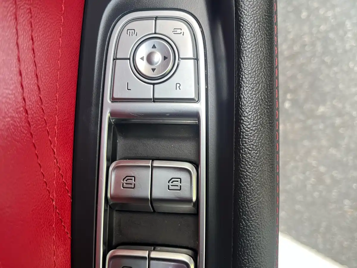 Hongqi H6 2024 Model 2.0T Elegance Edition фото 18