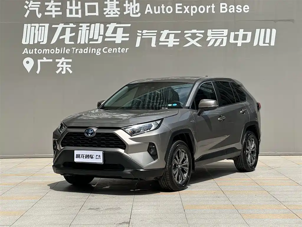 Фото 1 - Toyota RAV4