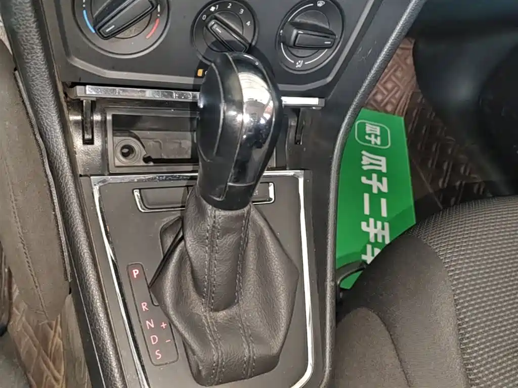 Volkswagen Bora 2018 1.5L Automatic Fashion фото 14