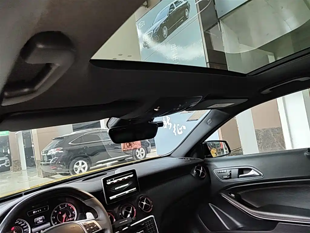 Mercedes-Benz A-Class AMG (Import) 2014 AMG A 45 4MATIC фото 18