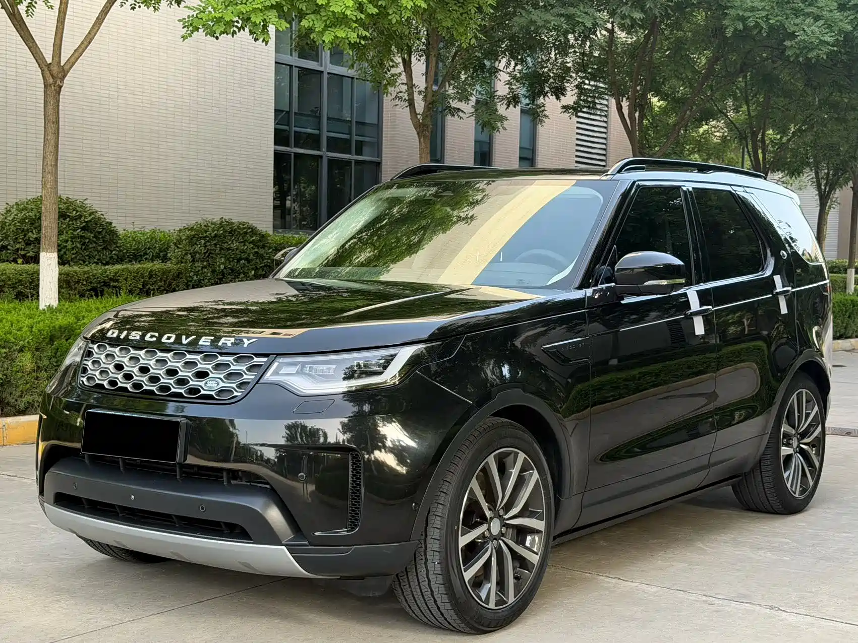 Фото 2 - Land Rover Discovery
