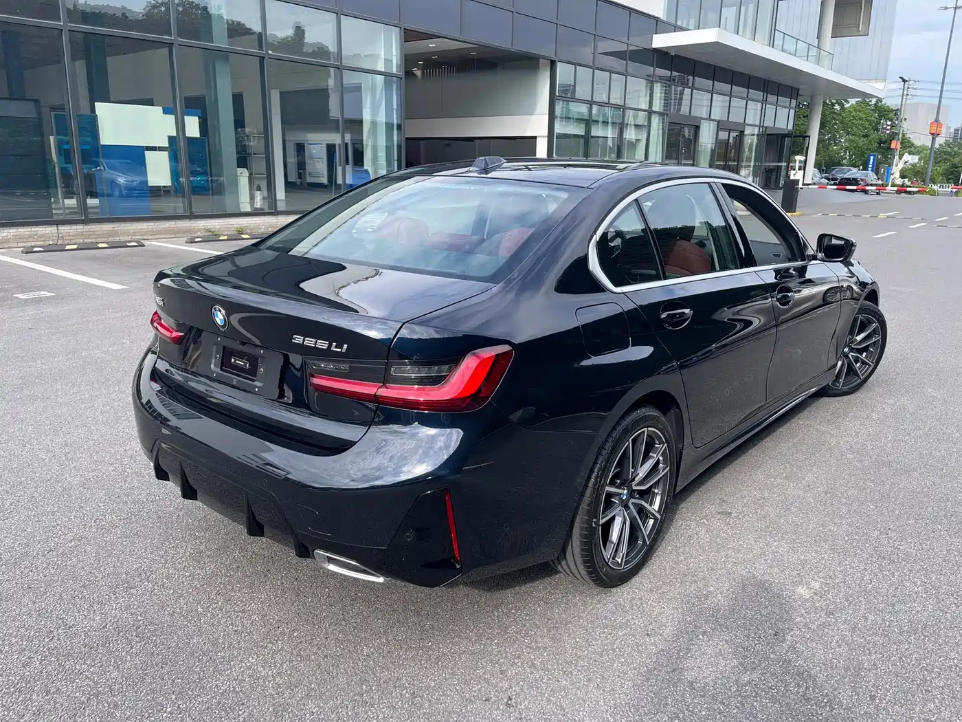 BMW 3 Series 2026 2025 325Li M Sport Package