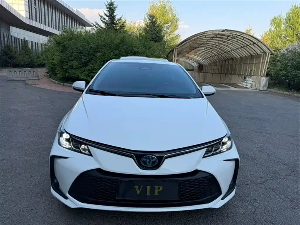 Toyota Corolla 2023 1.8L Smart Hybrid Dual Engine Pioneer Edition фото 2