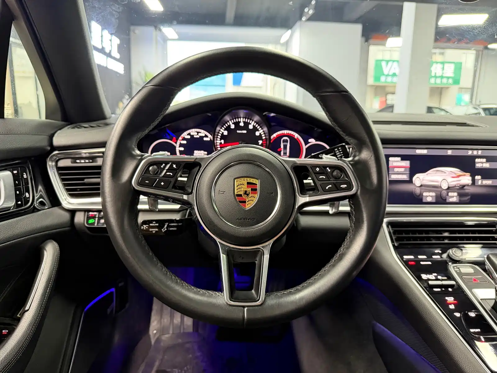 Фото 9 - Porsche Panamera