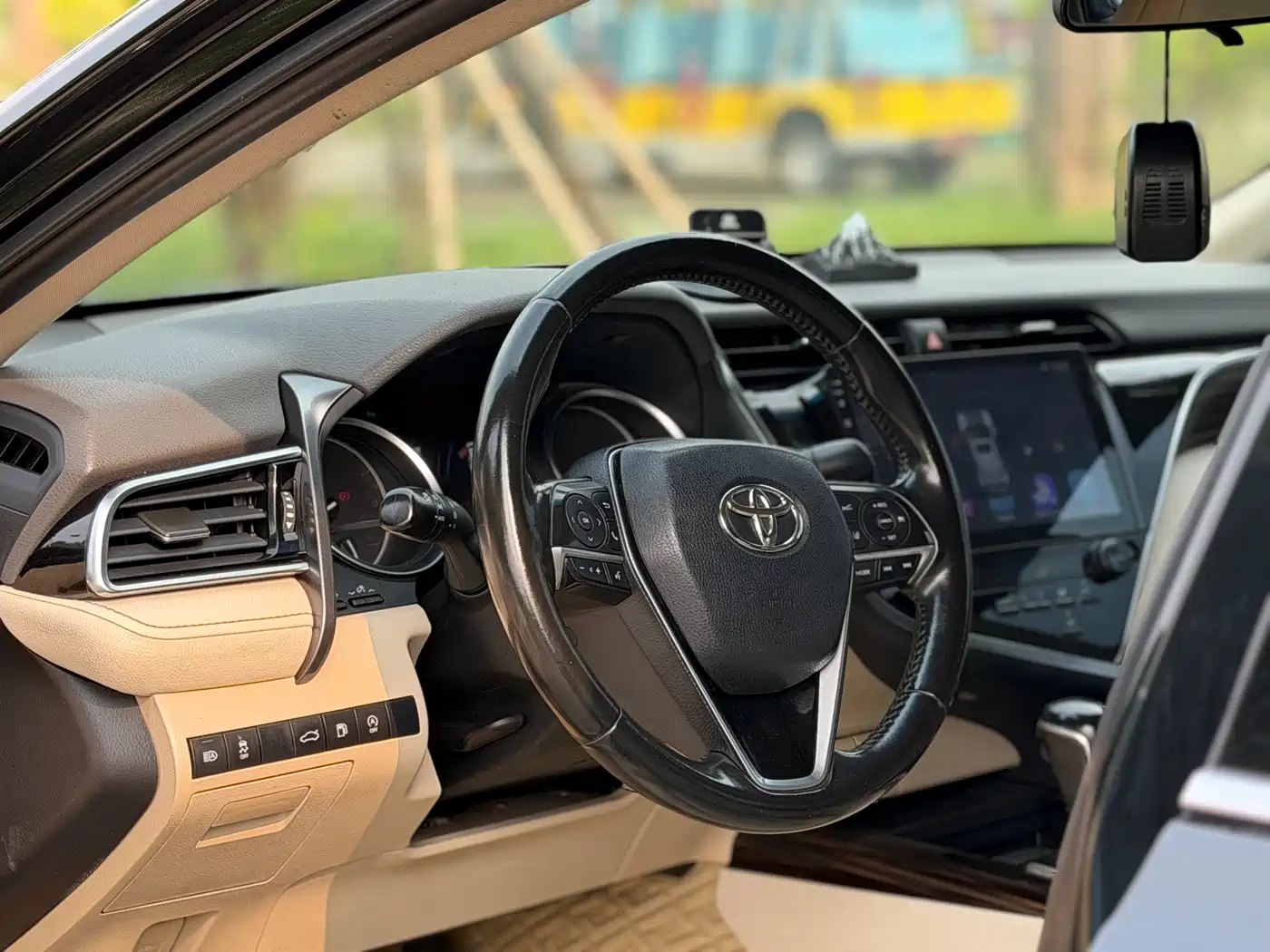 Toyota Camry 2018 2.0G Luxury Edition фото 9