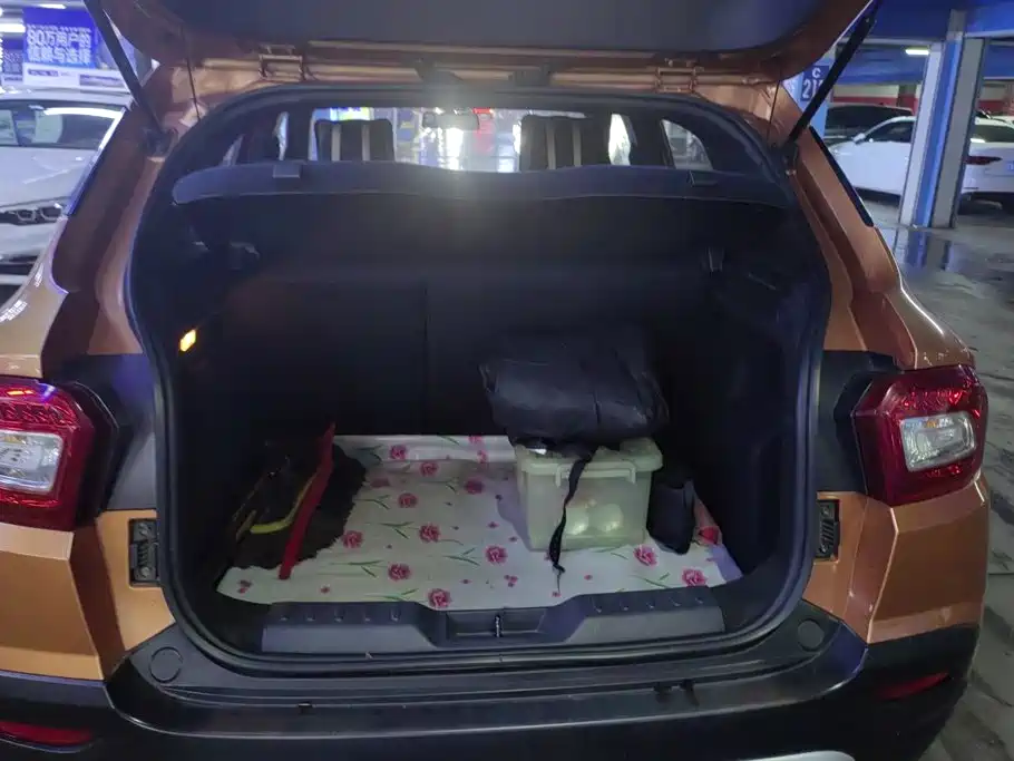 Zhonghua V3 2015 2015 1.5L Automatic Elite Model