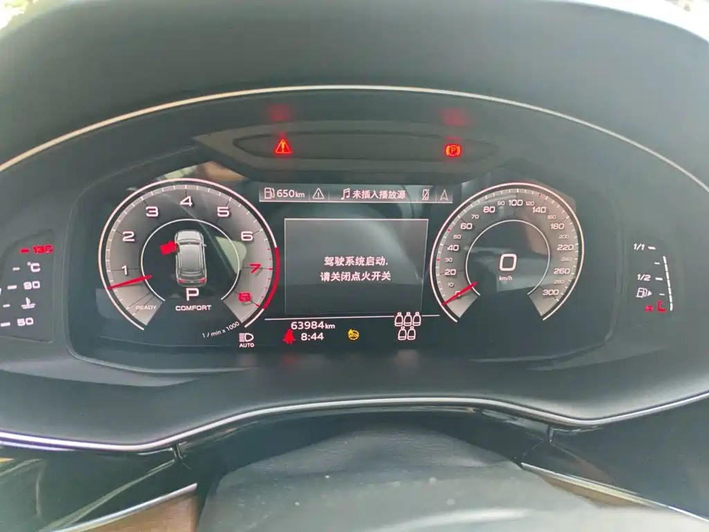 Фото 8 - Audi Q7