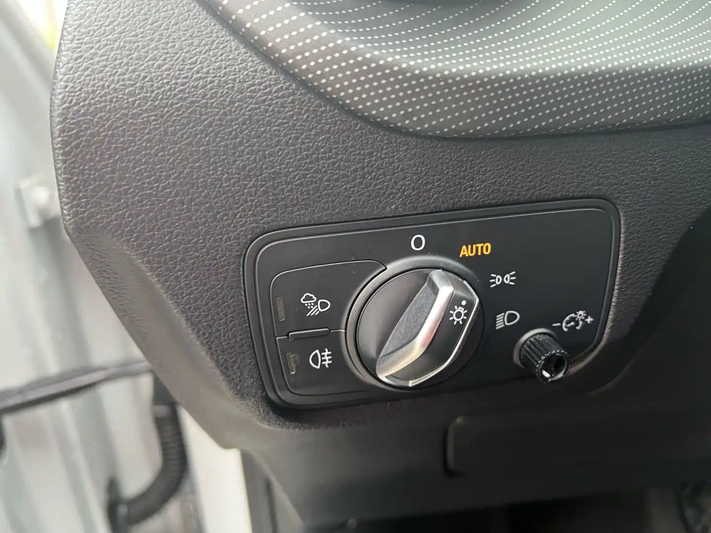 Photo 14 - Audi Q2L