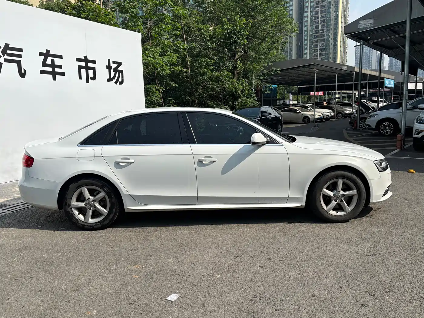 Audi A4L 2013 35 TFSI Automatic Comfort фото 4