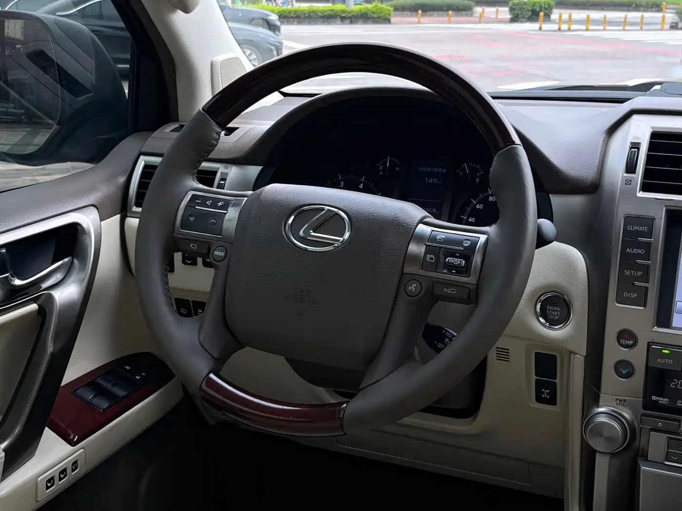 Фото 11 - Lexus GX